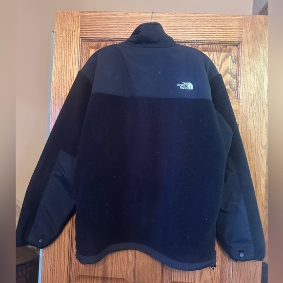 The North Face Men's Black Performance Jacket - Picture 5 of 6